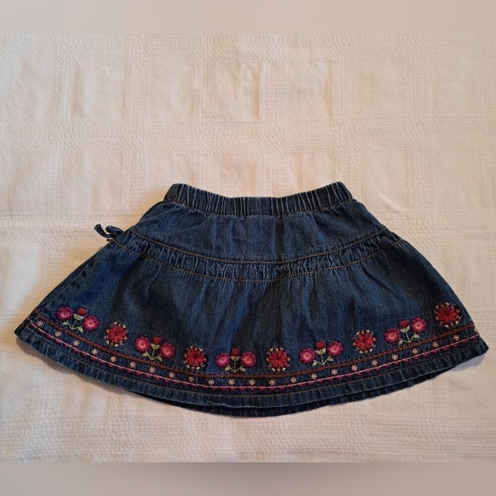 Gymboree girls size 2T Peruvian Doll jean skirt with embroidered flowers